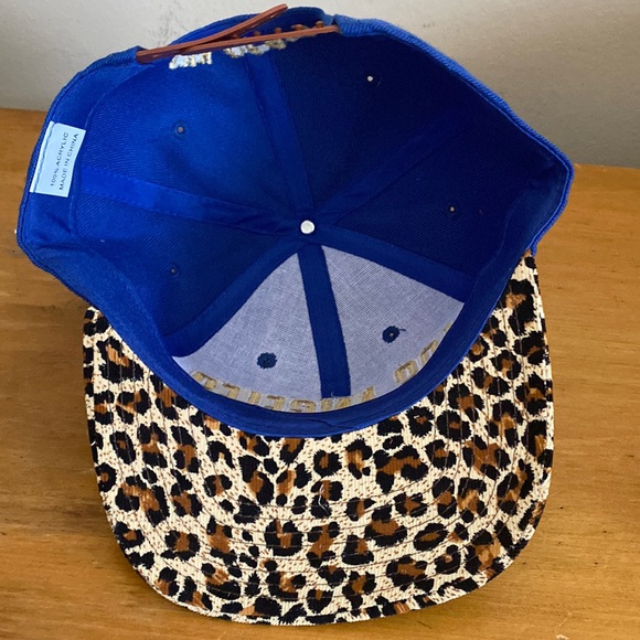 Unisex Embroidered Animal Print Los Angeles CA Adjustable Trucker Style Hat OSFM - Picture 8 of 10